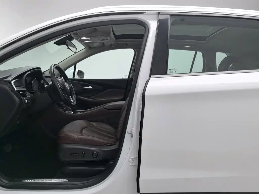 صورة 10 - Buick Envision Plus