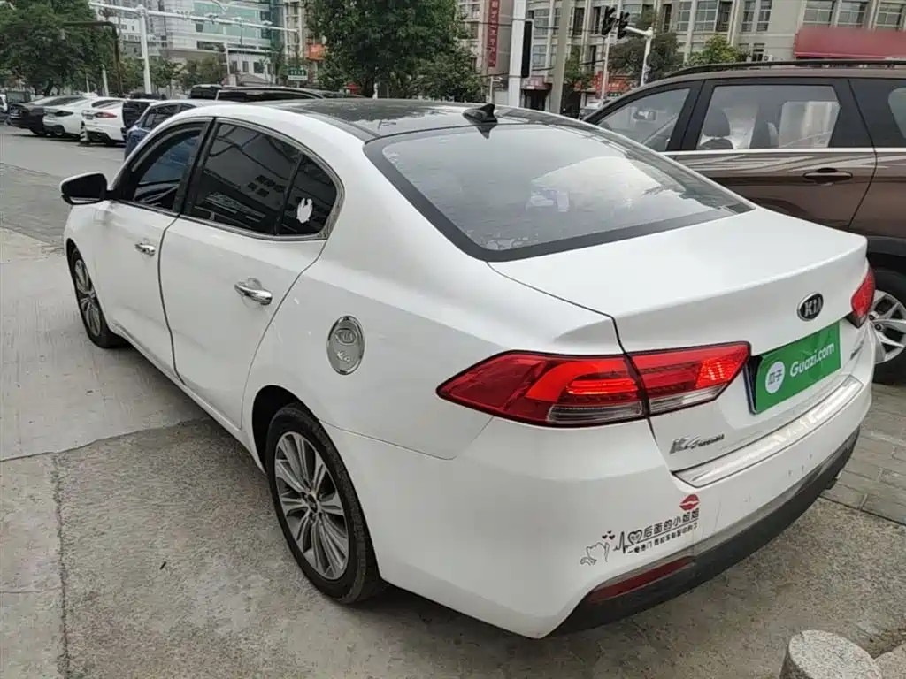KIA K4