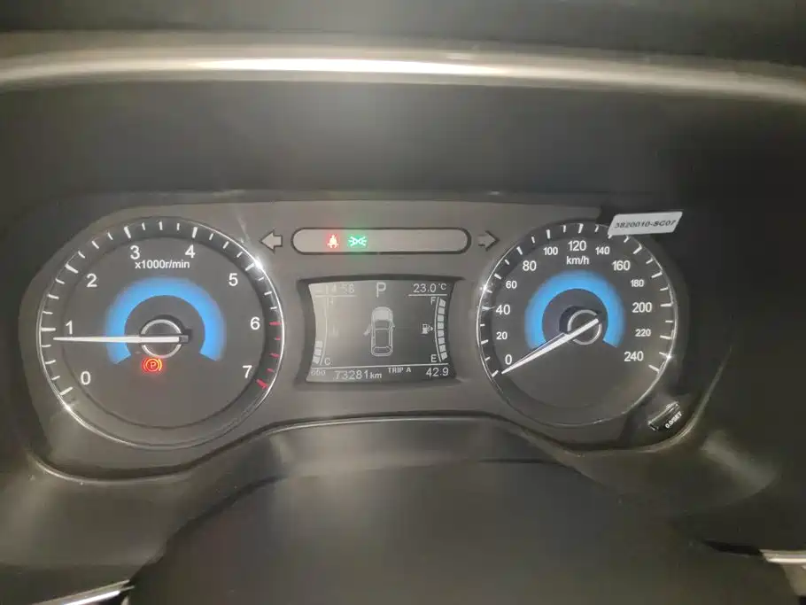 Dongfeng Fengguang Fengguang 580 2020 2020 1.5T CVT Luxury
