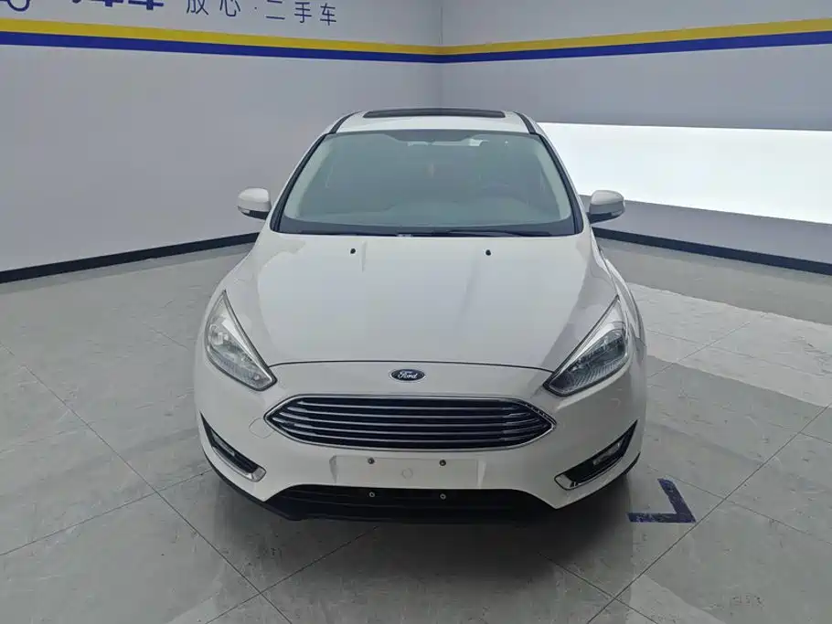 Фото 2 - Ford Focus