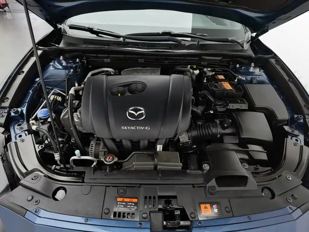 Photo 6 - Mazda CX-4