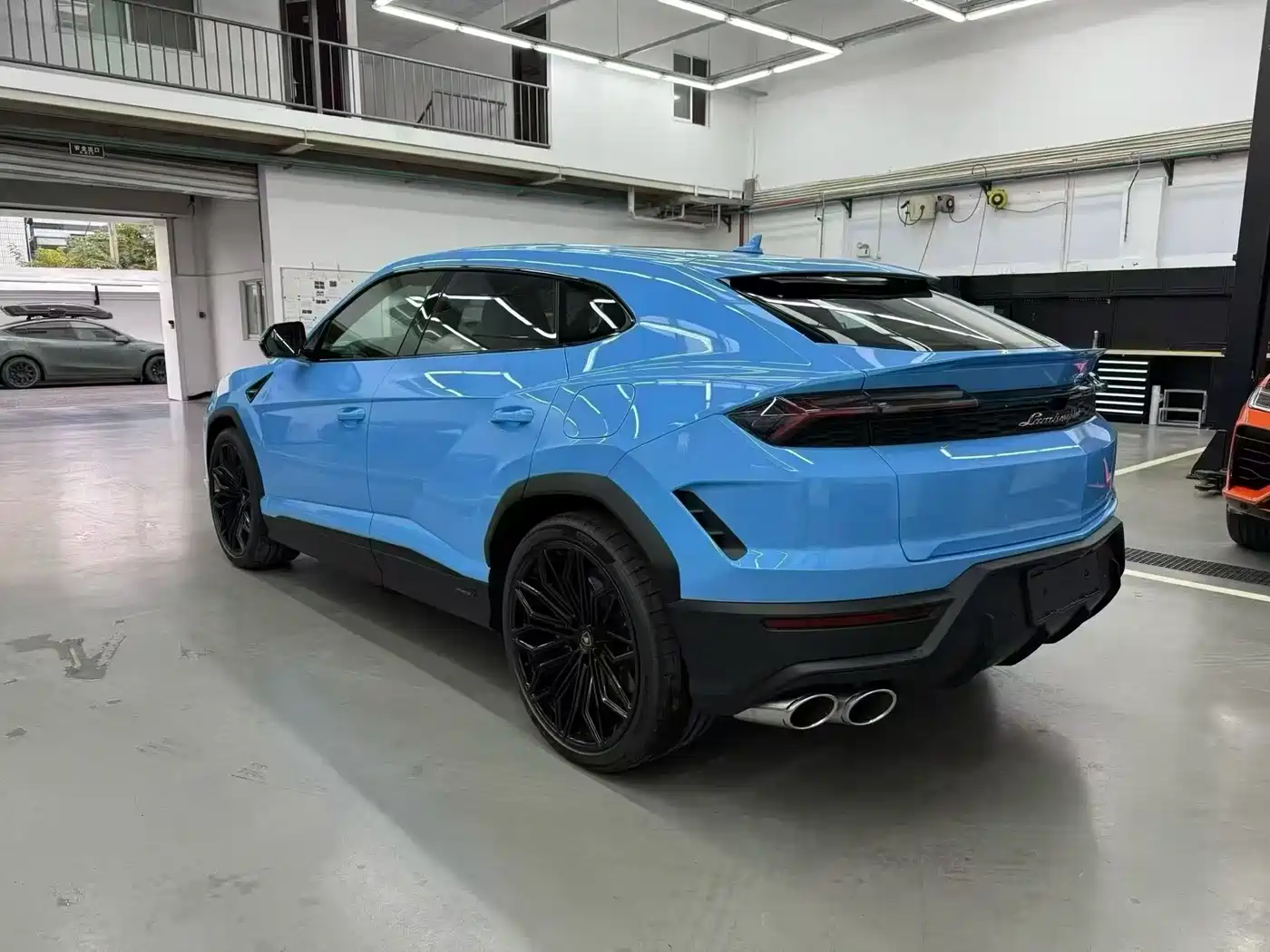 Lamborghini Urus SE 2025 4.0T Standard Edition фото 6