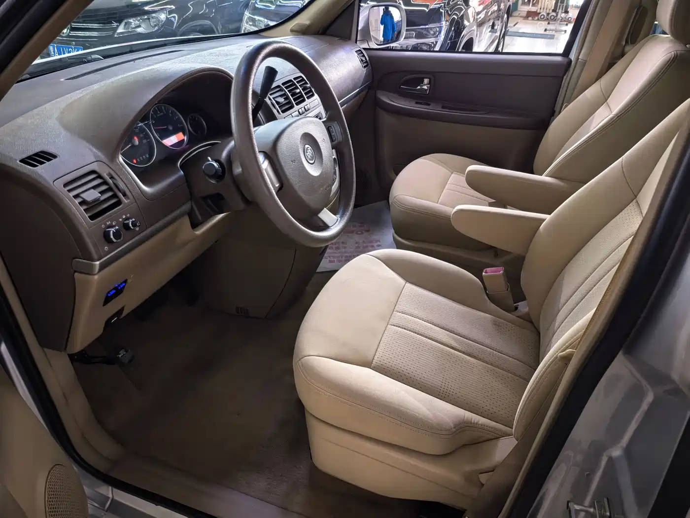 Buick GL8 2014 2.4L Classic Edition фото 4