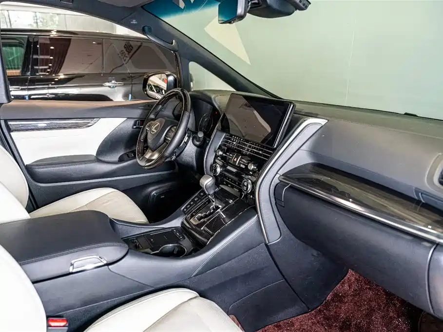 Lexus LM 2020 300h Seven-Seater Elegance Edition фото 9