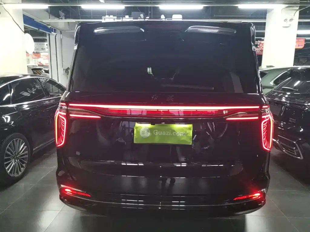 Hongqi HQ9 2023 2.0T Smart Connect Flag Smooth Edition фото 6