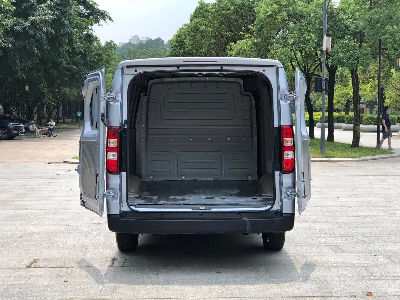 Wuling Motors Wuling Yangguang 2025 2024 300km Practical Sealed Window Edition 75kW