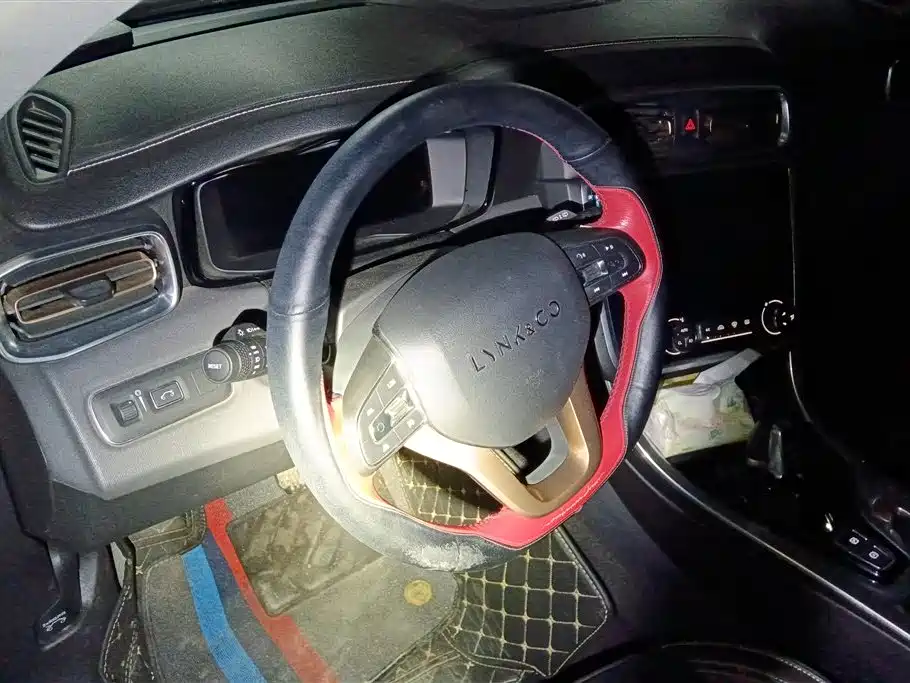 Lynk & Co 01 2017 2.0T 2WD Pro Version фото 15