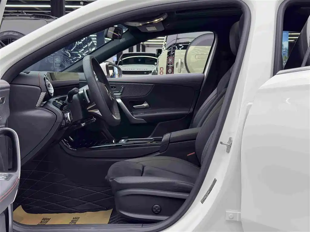 Фото 8 - Mercedes-Benz A-Class