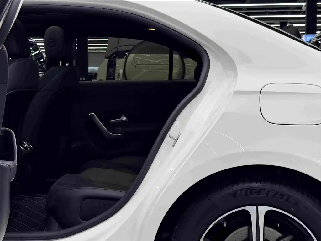 Фото 9 - Mercedes-Benz A-Class