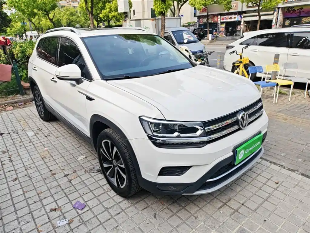 Volkswagen Tharu 2020 330TSI 4WD Luxury Edition China VI фото 4