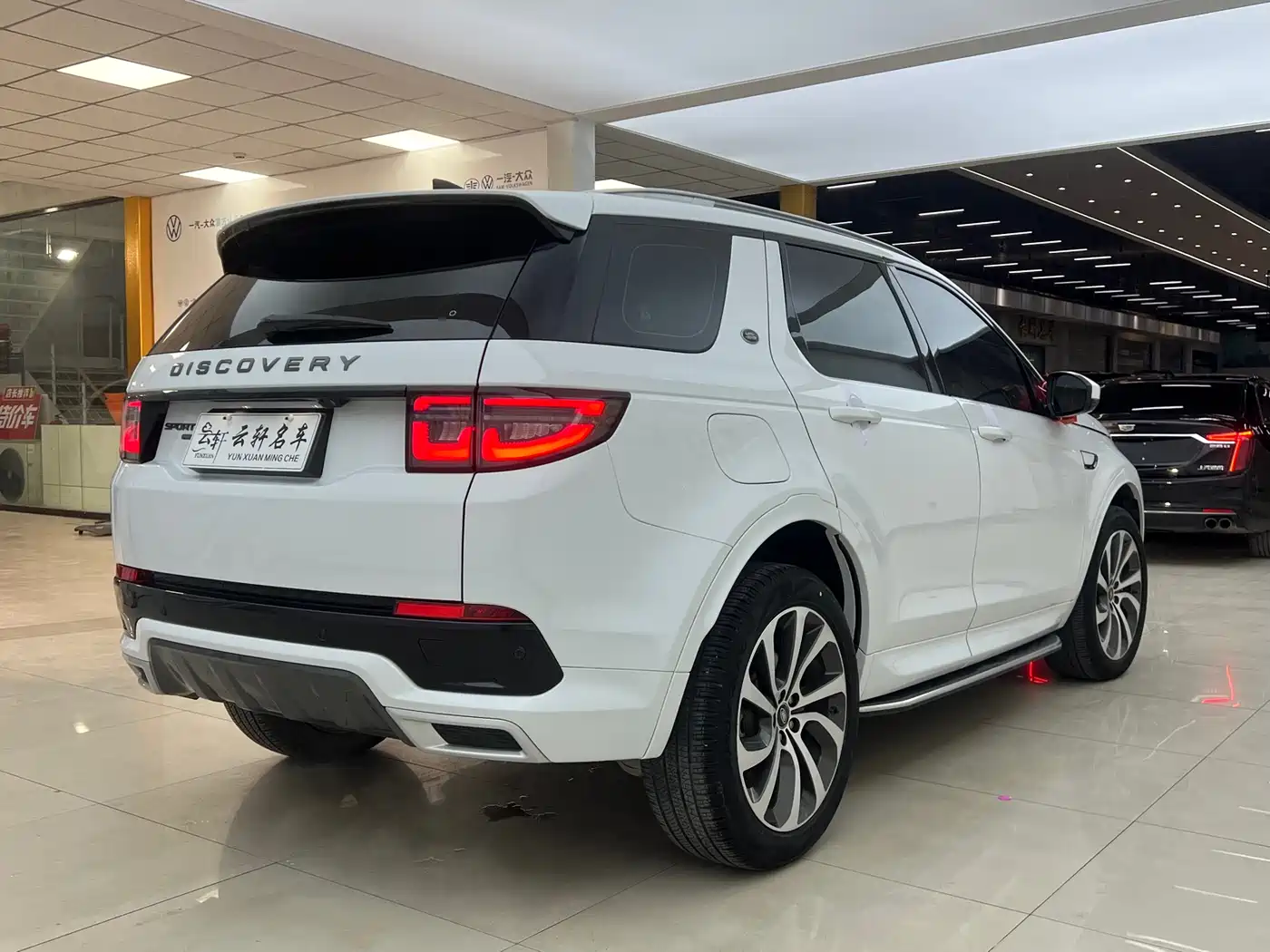 Land Rover Discovery Sport 2023 249PS R-Dynamic S Performance Version фото 20