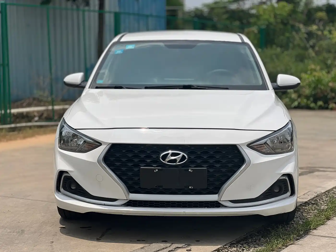 Hyundai Elantra 2018 1.6L Automatic Pleasing Edition GL China VI фото 2