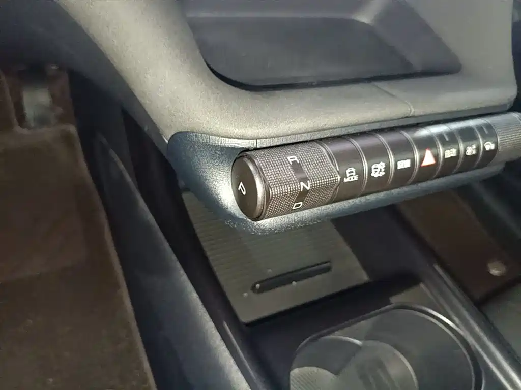 BYD Dolphin 2024 Glory Edition 420km Fashion Edition фото 14
