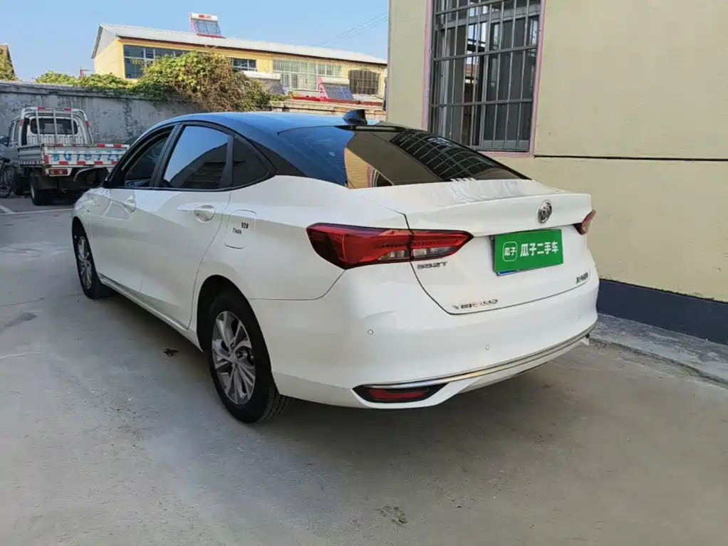 Photo 5 - Buick Verano
