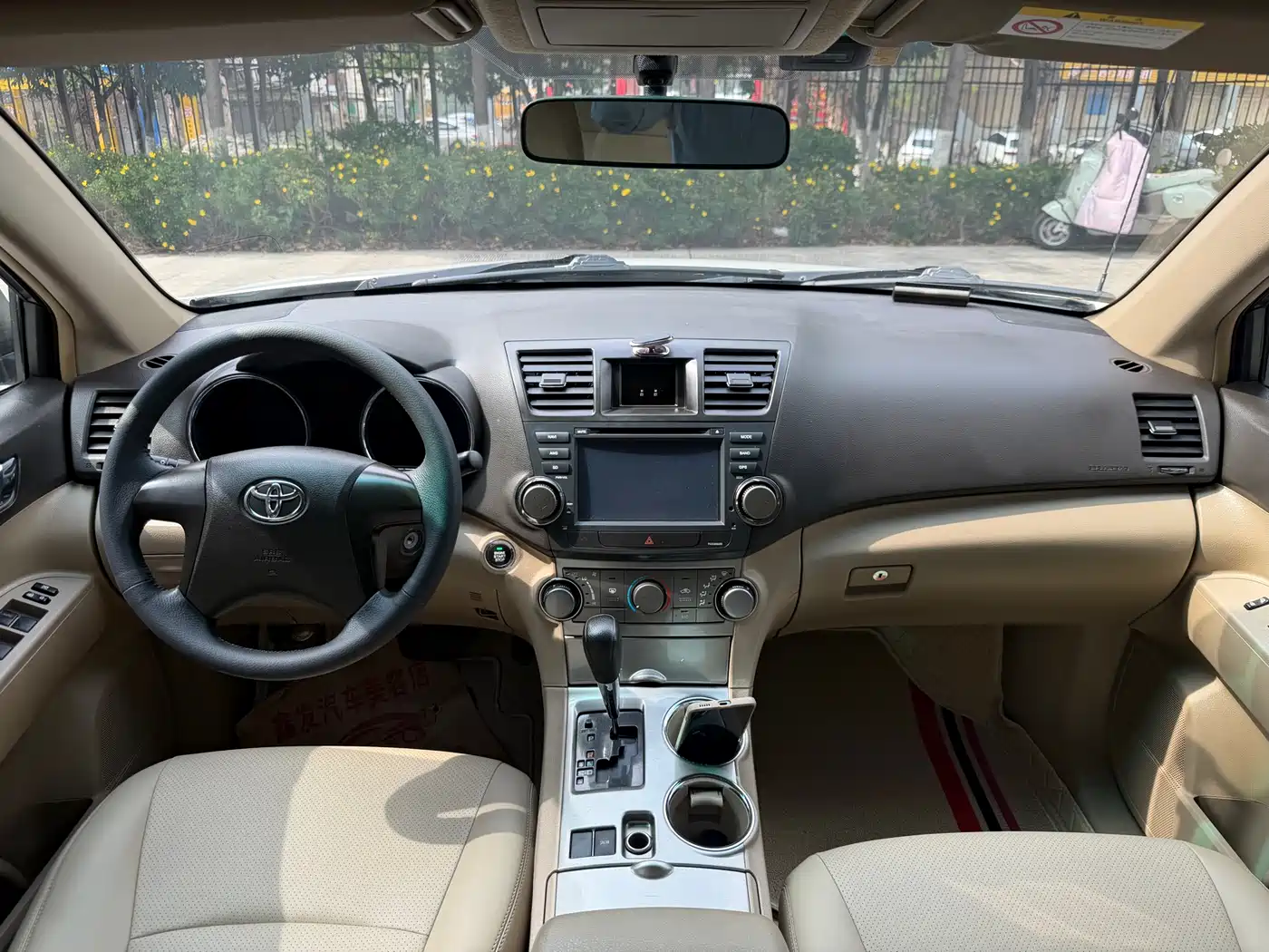Toyota Highlander 2012 2.7L 2WD 5-seater Elite Edition фото 6