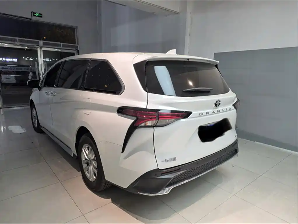 Toyota Granvia 2026 2026 Model 2.5L Hybrid Comfort Edition