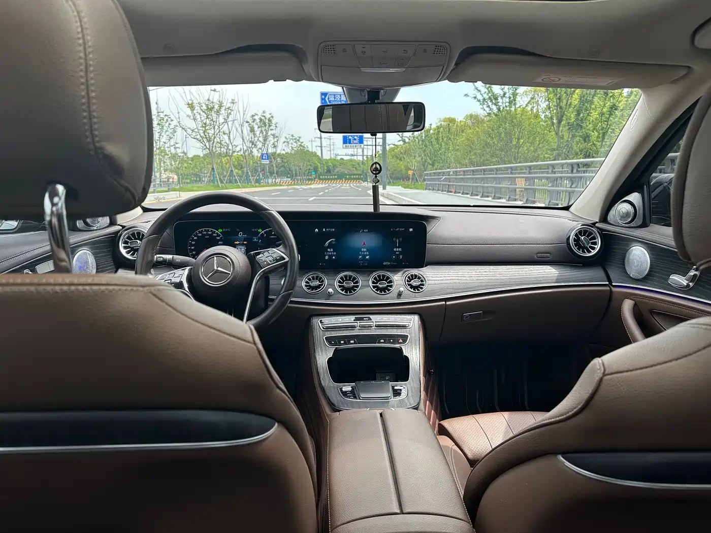 Mercedes-Benz E-Class 2022 E 260 L Sport фото 9