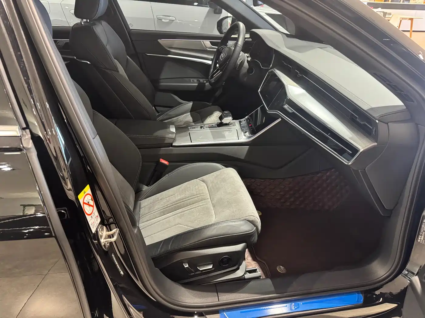 Audi A6L 2023 40 TFSI Luxury Dynamic фото 16