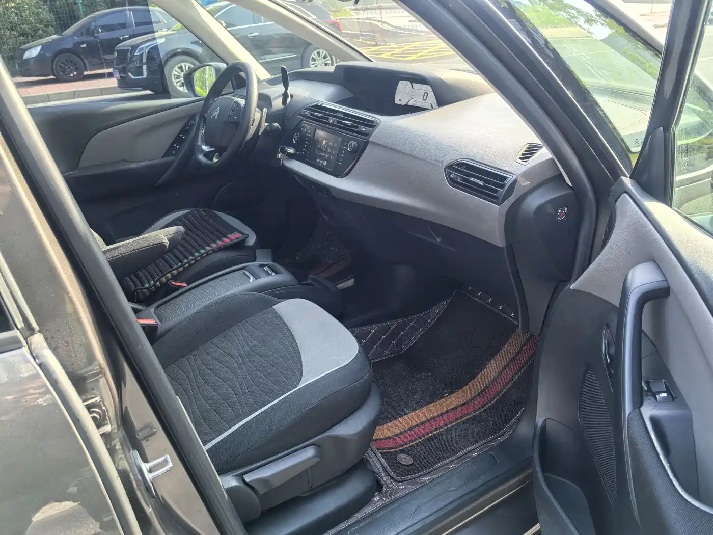 Citroën C4 Picasso 2015 Grand 1.6T Fashion 7-seater фото 7
