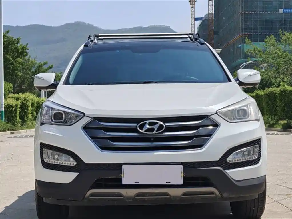 Hyundai Santa Fe 2013 Facelift 2.4L Automatic 4WD Premium фото 2