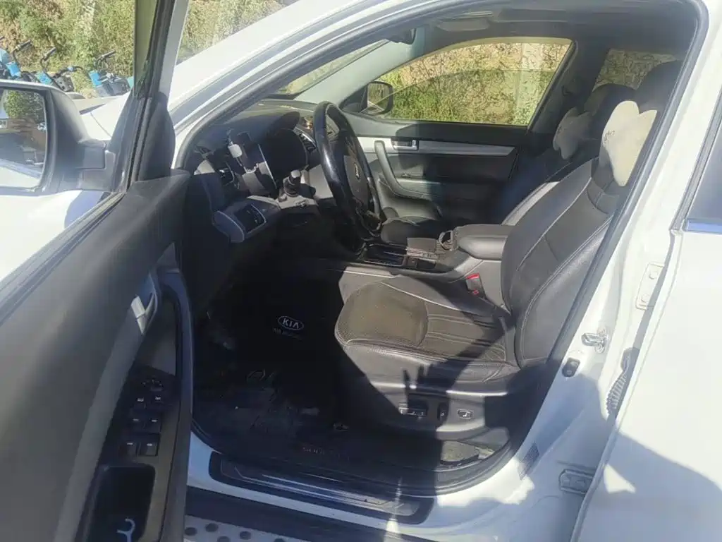 Kia Sorento 2013 2013 2.4L 7-seat Gasoline Supreme Edition