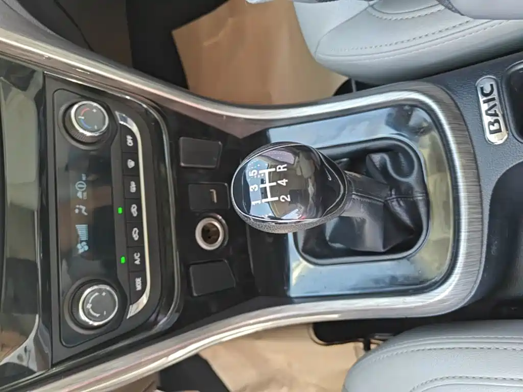 BAIC Huansu S5 2019 2017 1.3T Manual Deluxe
