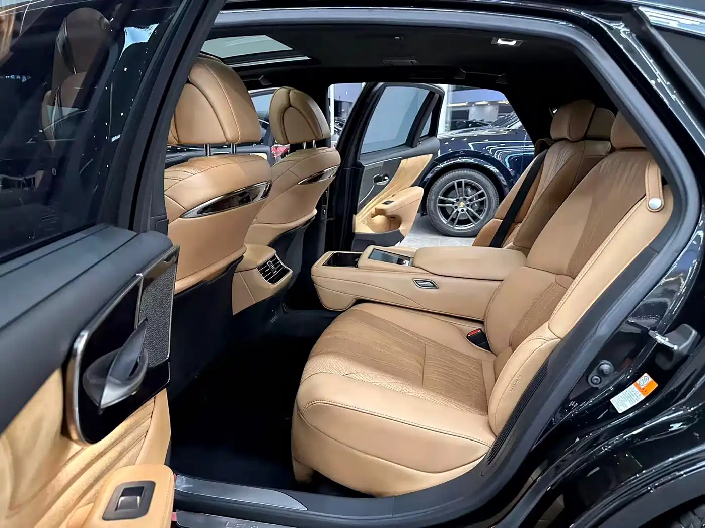 Lexus LS 2021 2021 500h Luxury Edition