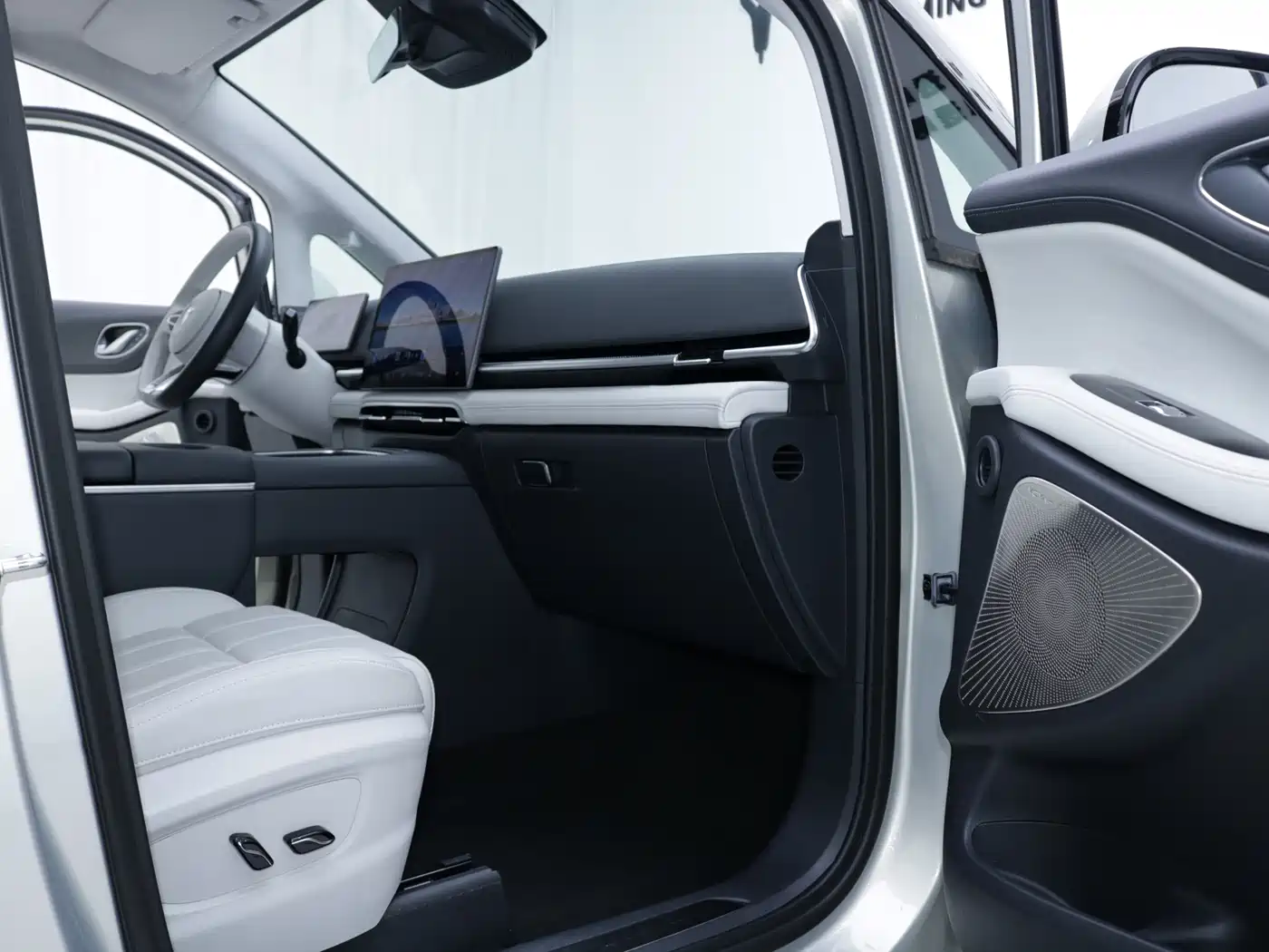 Voyah Auto Voyah Dreamer 2025 EV AWD Flagship Qiankun Edition фото 5