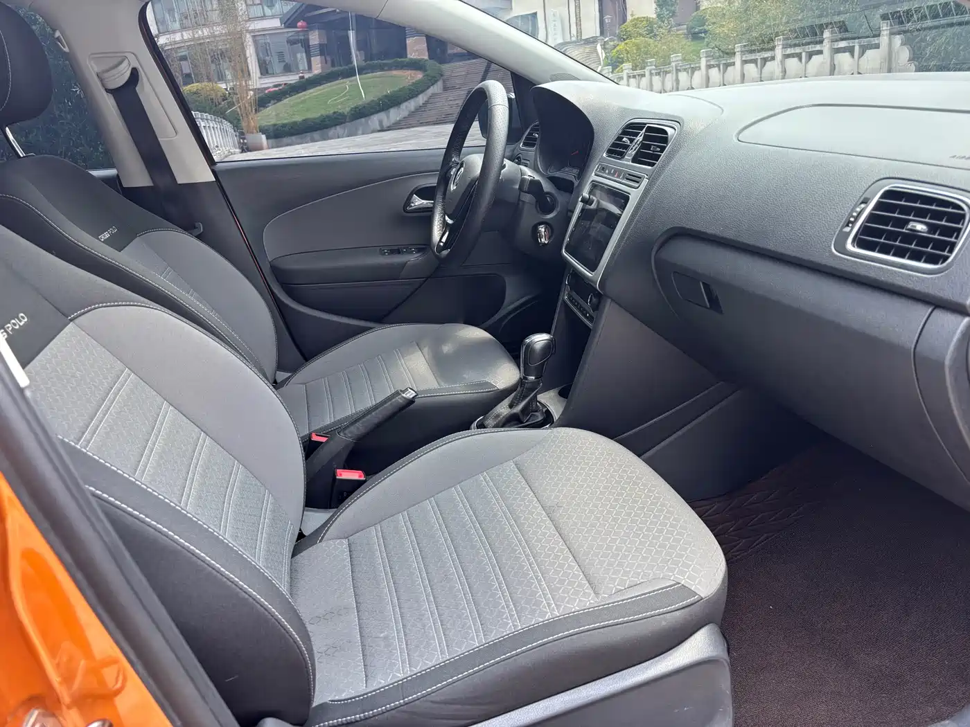 Volkswagen Polo 2018 1.5L Cross Polo Auto фото 13