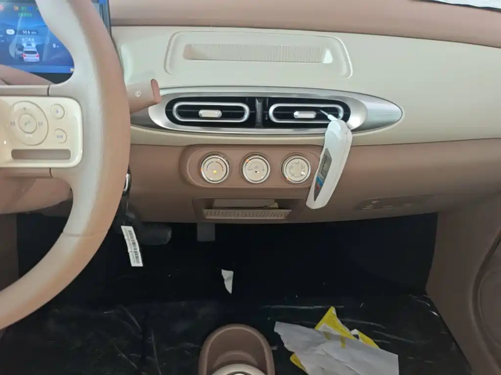Wuling Motors Hongguang MINIEV 2026 2025 4-Door Advanced
