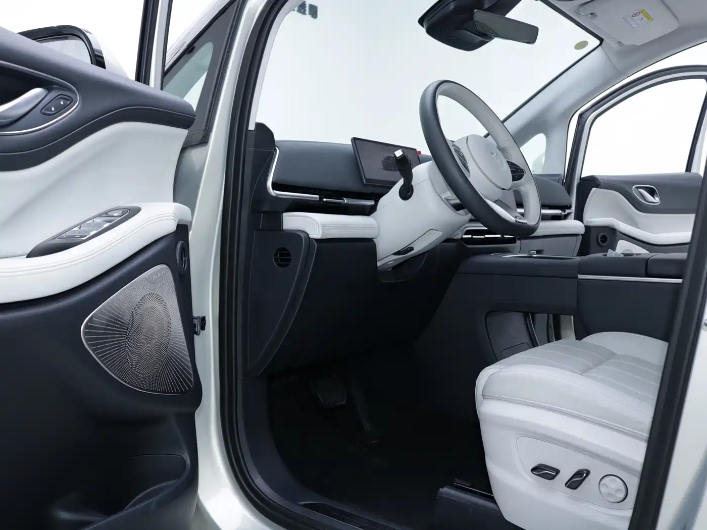 Voyah Auto Voyah Dreamer 2025 EV AWD Flagship Qiankun Edition фото 4