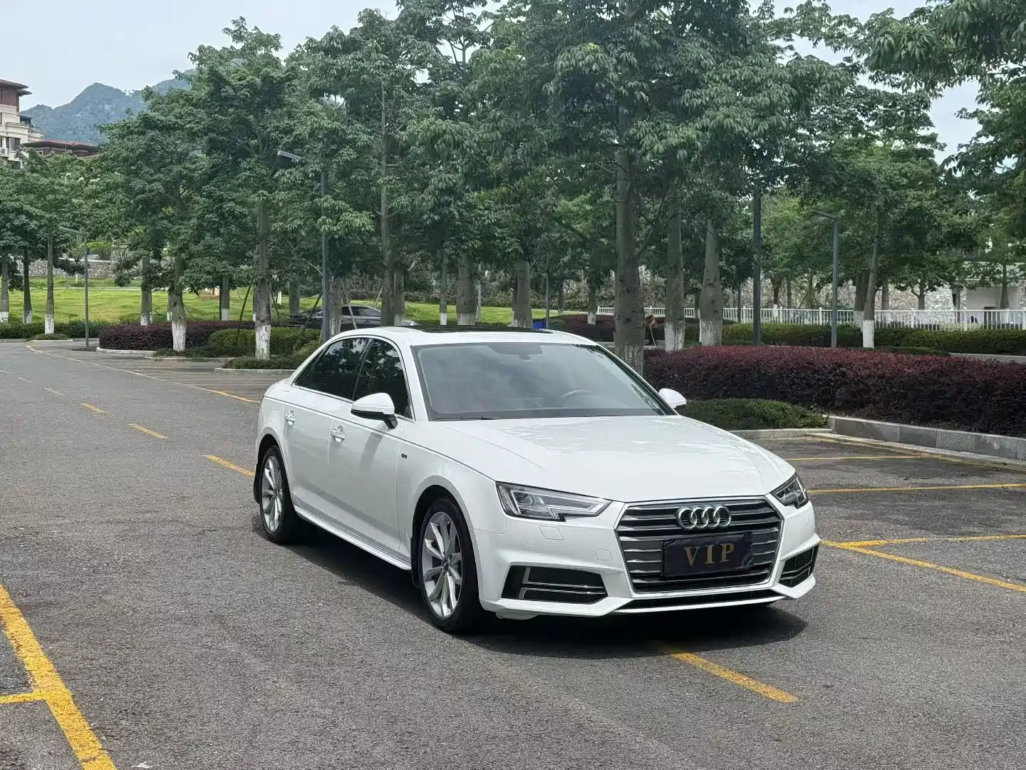 Фото 3 - Audi A4L