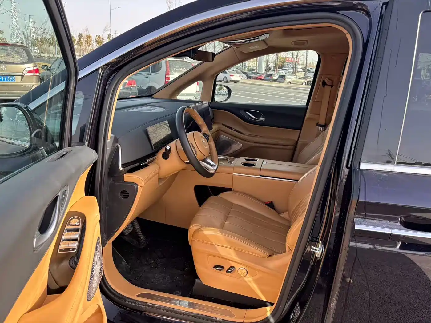 Voyah Auto Voyah Dreamer 2025 PHEV AWD Flagship Kunpeng Edition фото 4