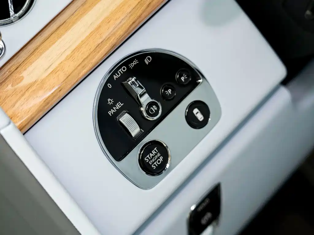 Фото 16 - Rolls-Royce Phantom