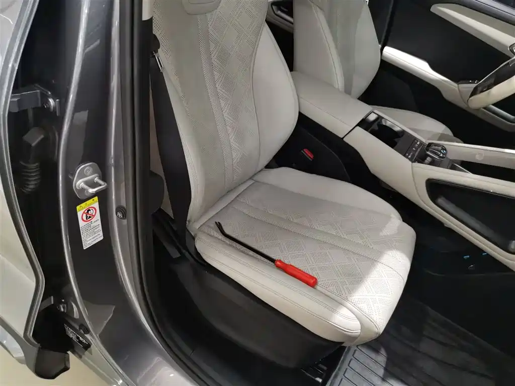 BYD Yuan UP 2024 401KM Leading Edition фото 20