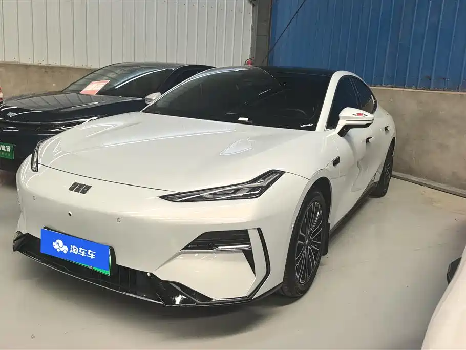 Geely Galaxy Galaxy E8 2025 575km Voyage Smart Drive Edition