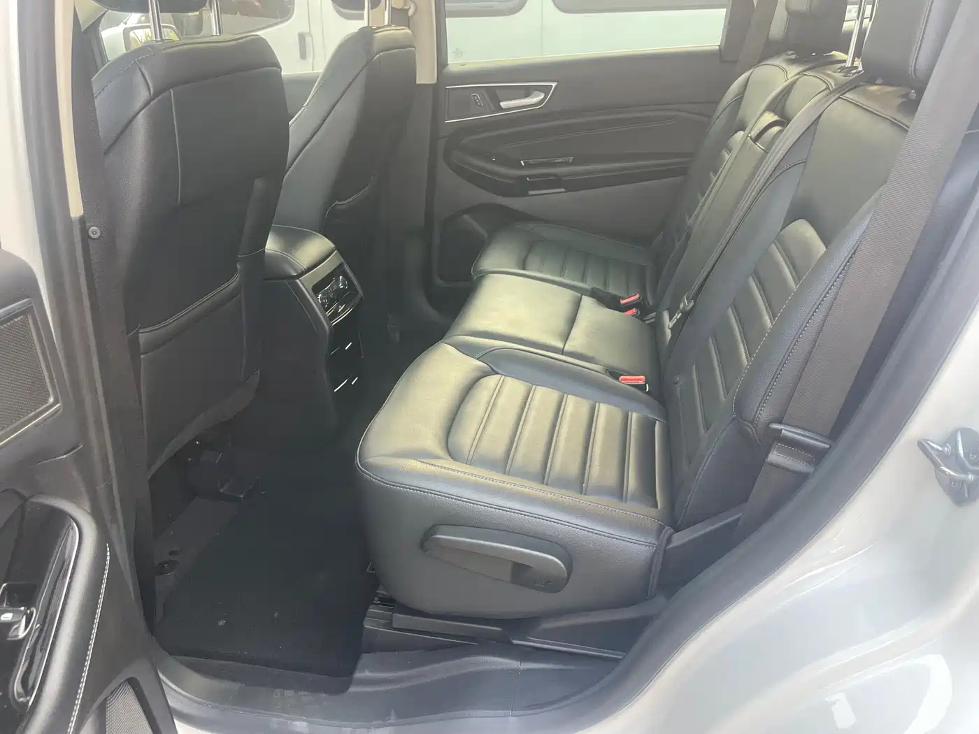Ford Edge 2019 2018 EcoBoost 245 FWD Luxury 7-seater China V