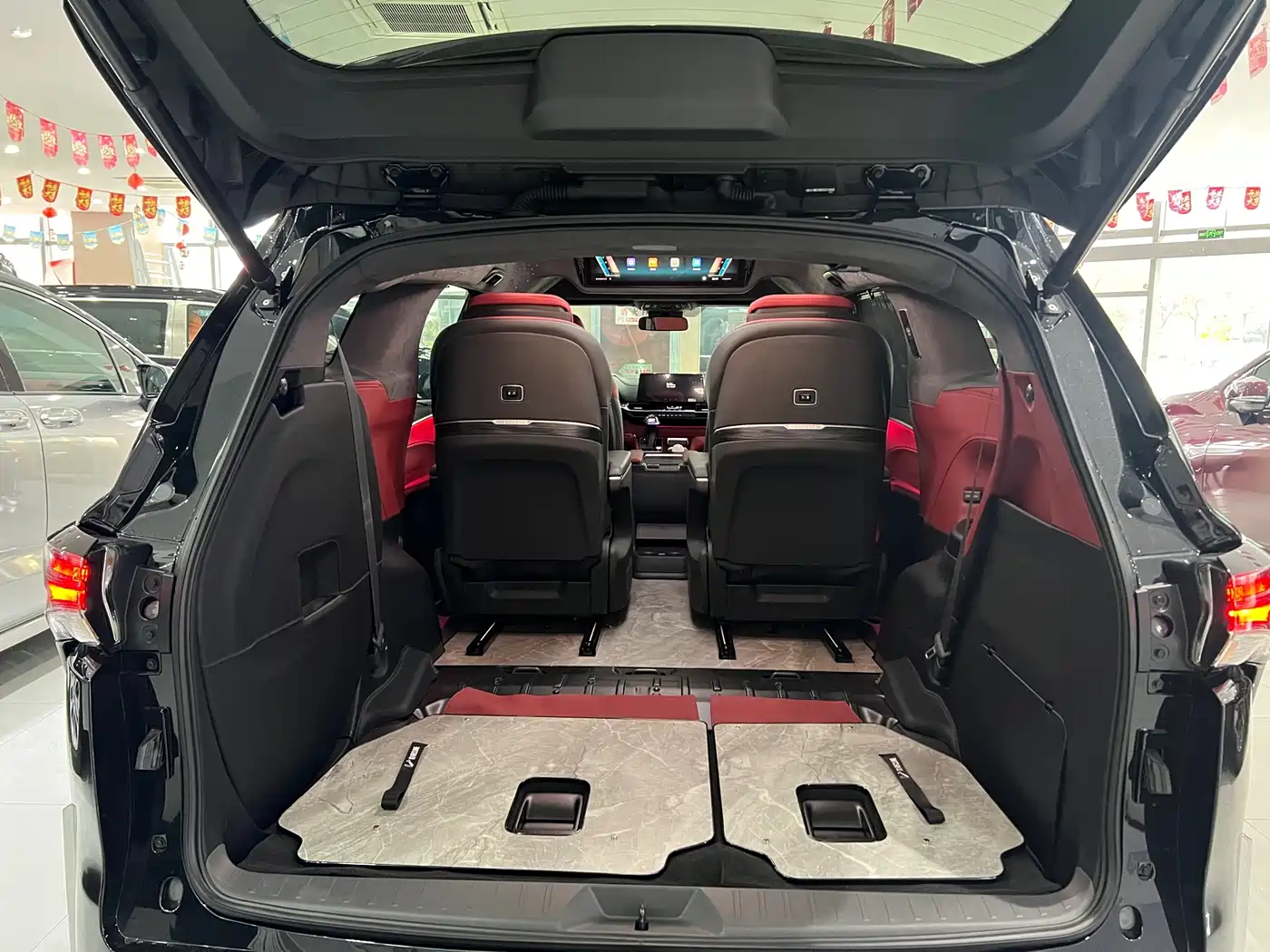 Toyota Granvia 2024 2.5L Hybrid Comfort фото 16