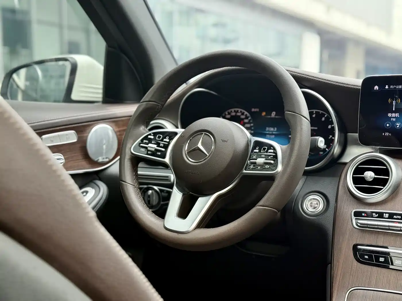 MERCEDES-BENZ GLC