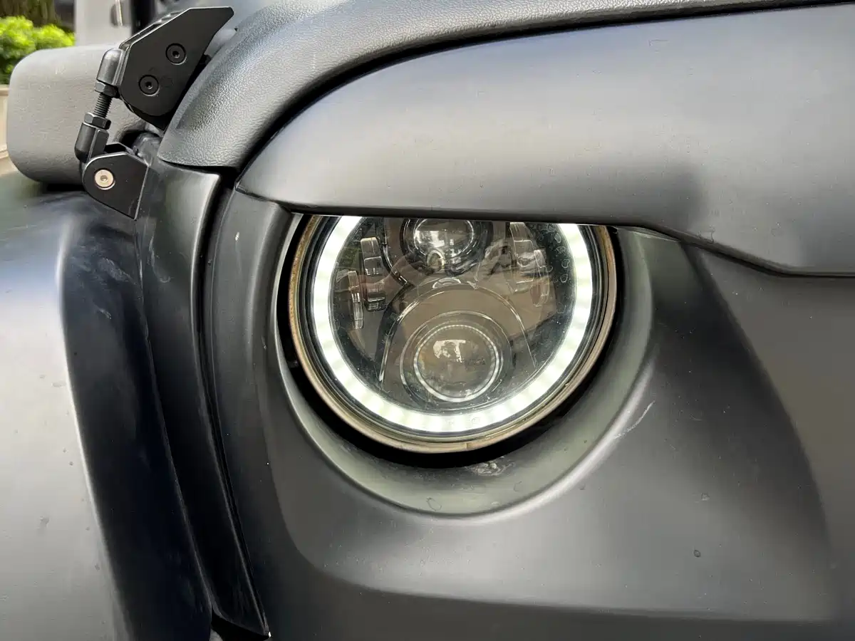 Photo 15 - Jeep Wrangler