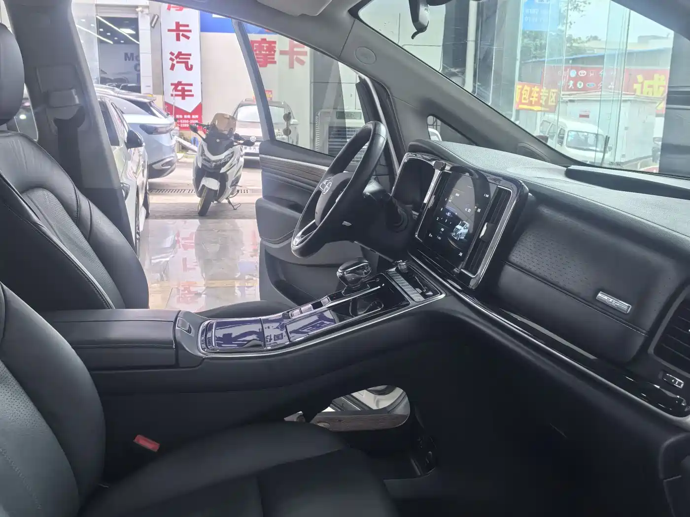 GAC TRUMPCHI M8