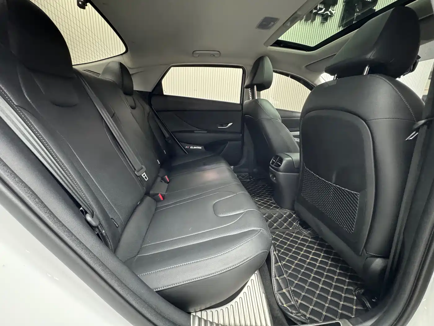 Hyundai Elantra 2023 1.5L CVT GLX Elite Edition фото 27