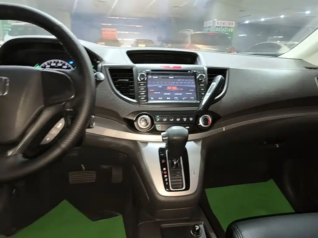 Фото 13 - Honda CR-V