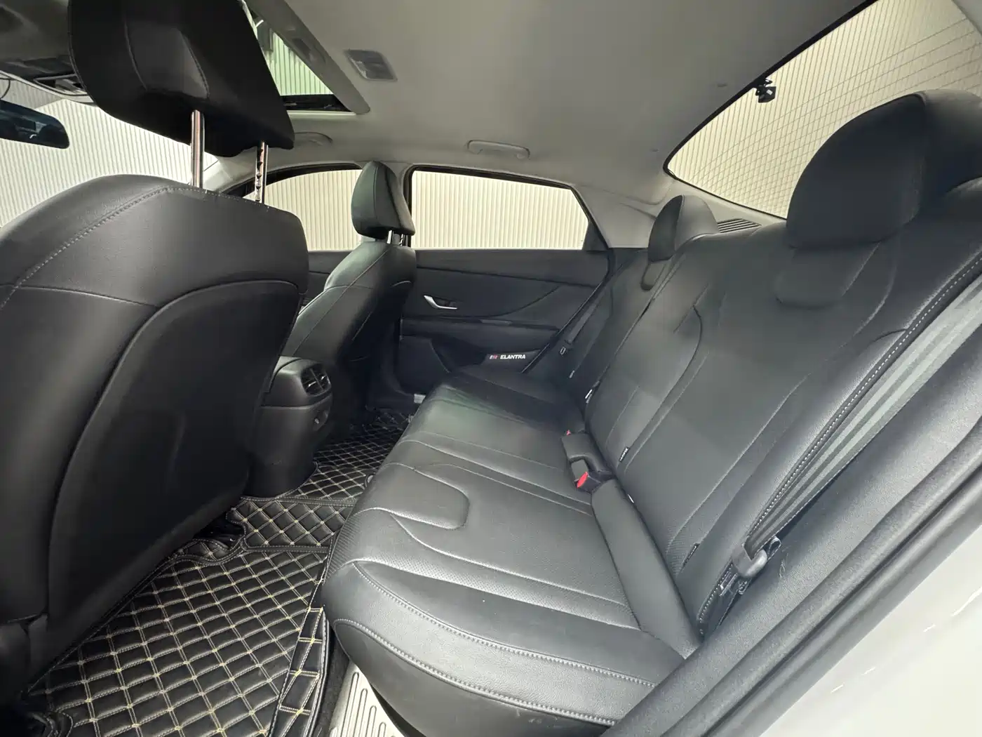 Hyundai Elantra 2023 1.5L CVT GLX Elite Edition фото 11