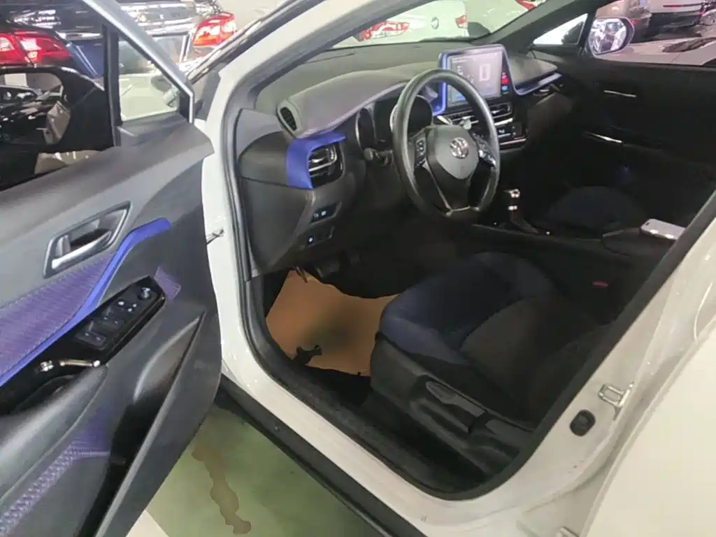 Toyota C-HR 2019 2020 Model 2.0L Leading