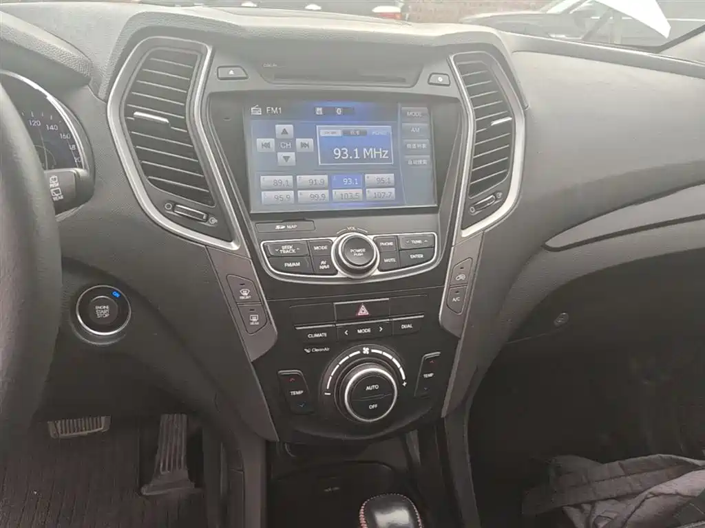 Hyundai Santa Fe 2013 Facelift 2.4L Automatic 4WD Smart фото 13