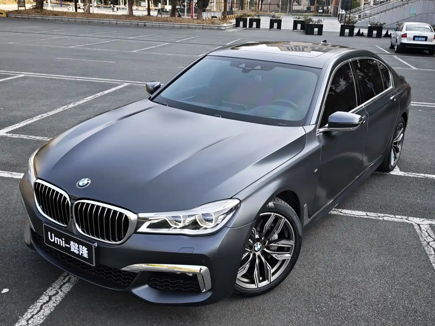 BMW 7 Series 2018 740Li xDrive Premium Type M Sport Package фото 8