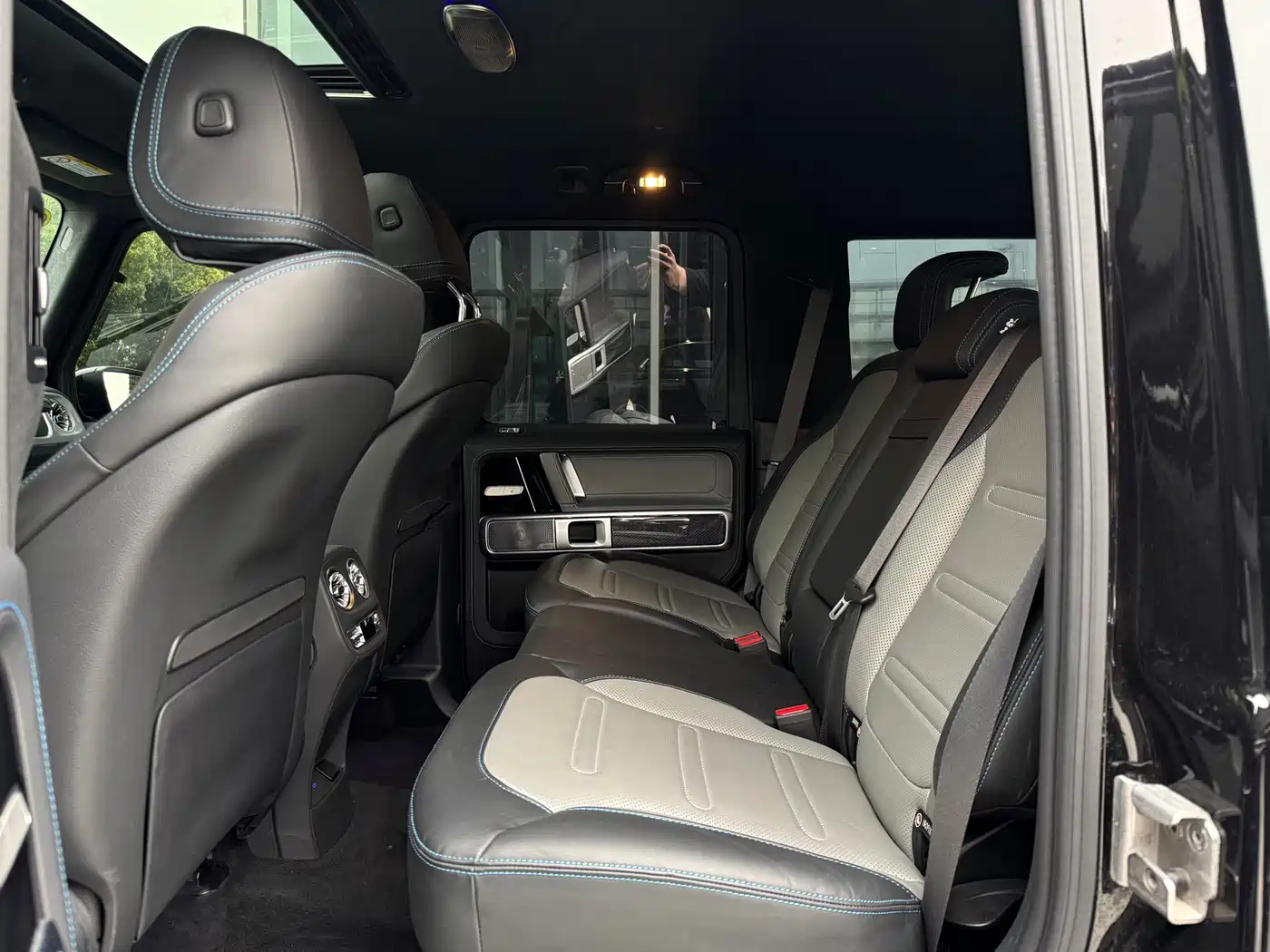 Mercedes-Benz G-Class New Energy 2025 G580 Launch Special Edition фото 11