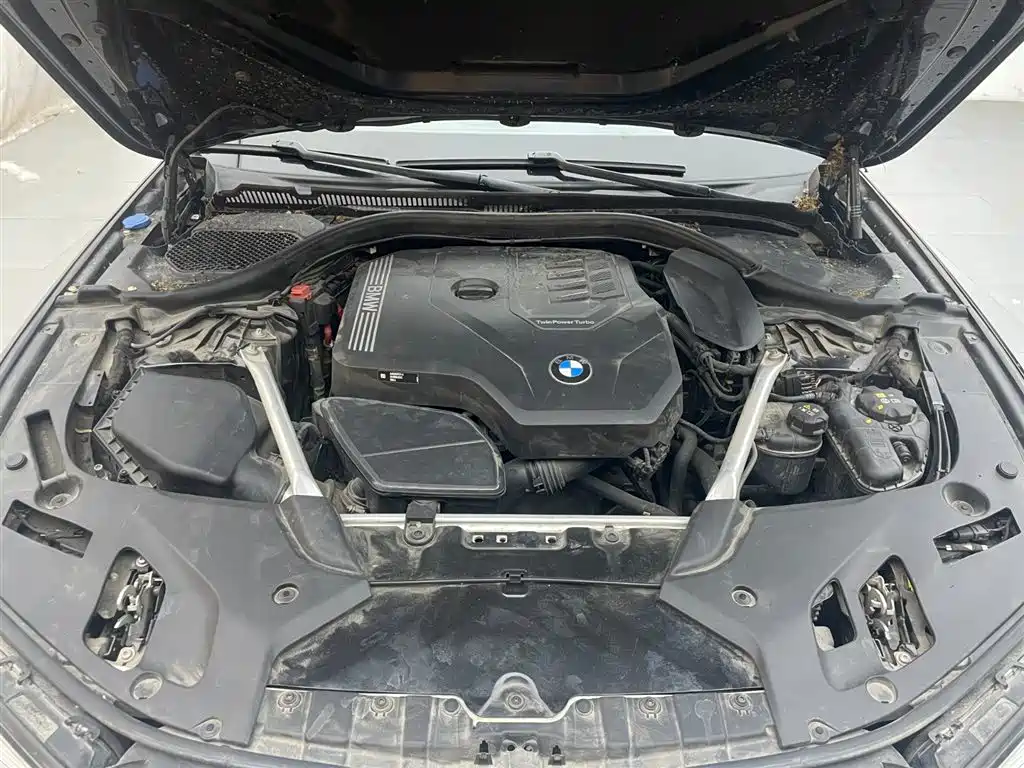 صورة 17 - BMW 5 Series