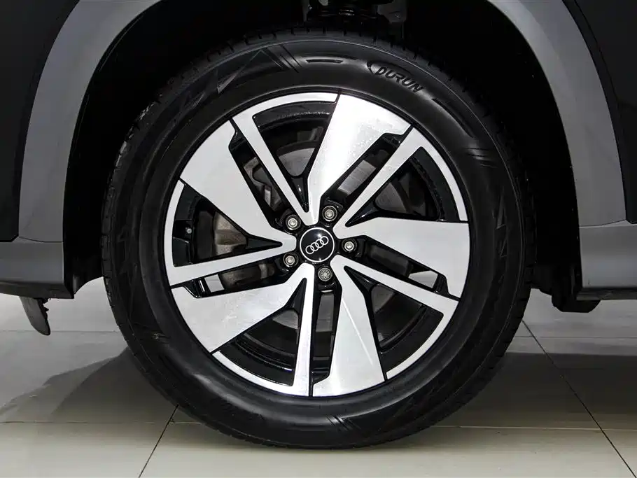 Audi Q6 2024 40 TFSI quattro Cloud View Yulin Package 7-seater фото 9